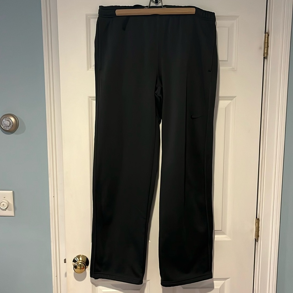 Large Nike Therma-Fit Sweat Pants
